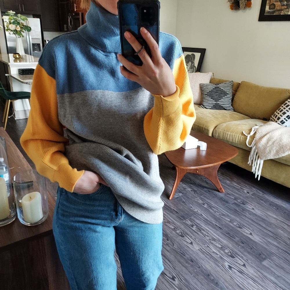 Color blocked plush sweater